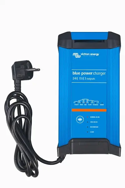 Super Cena Chytrá nabíječka baterií Victron Energy BlueSmart 24V/16A (1) IP22