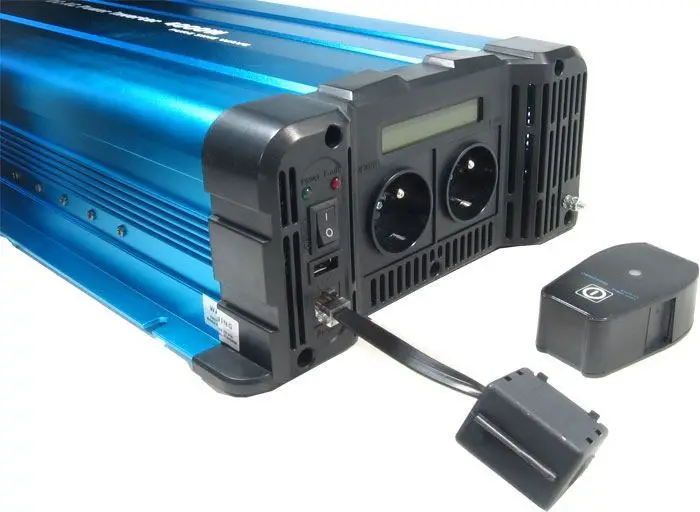 Měnič napětí 24V/230V 3000W, USB, Solarvertech FS3000, čistá sinusovka, dálkové ovládání drátové Novinka