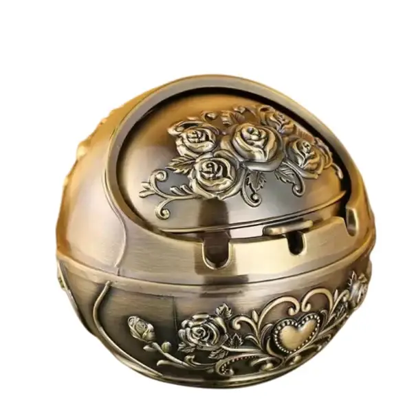 Kovový popelník 8x7 cm Kuřácký větruodolný popelník Kovová vintage ozdoba Stylový kuřácký doplněk Domácí i venkovní použití Výprodej