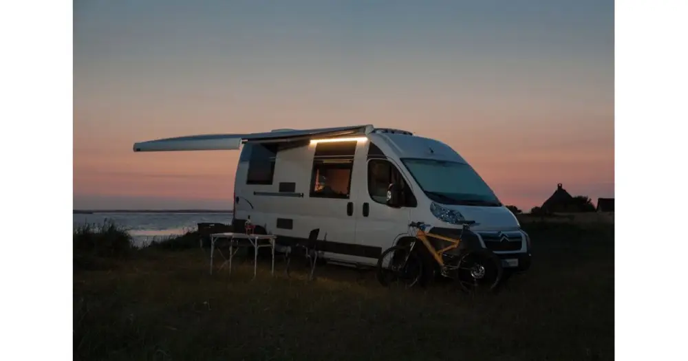 Vrácení Zdarma LED okap Dometic RainTec RT 100
