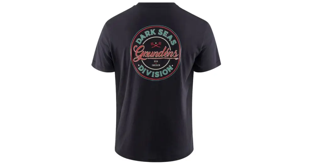 Grundéns Tričko Dark Seas X Grundens Instinctive SS T-Shirt Black - L Super Cena