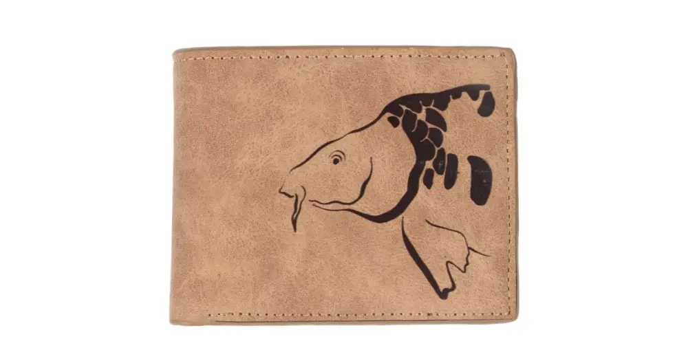 Giants Fishing Peněženka Hnědá Hlava Kapra Brown Wallet Carp Head Expresní Doručení