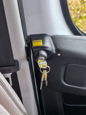 Zámek dveří kabiny HEOSafe na klíč - Fiat Ducato od 2021 Odeslání Ihned